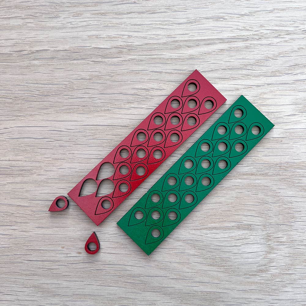 Pins de madera para mapa